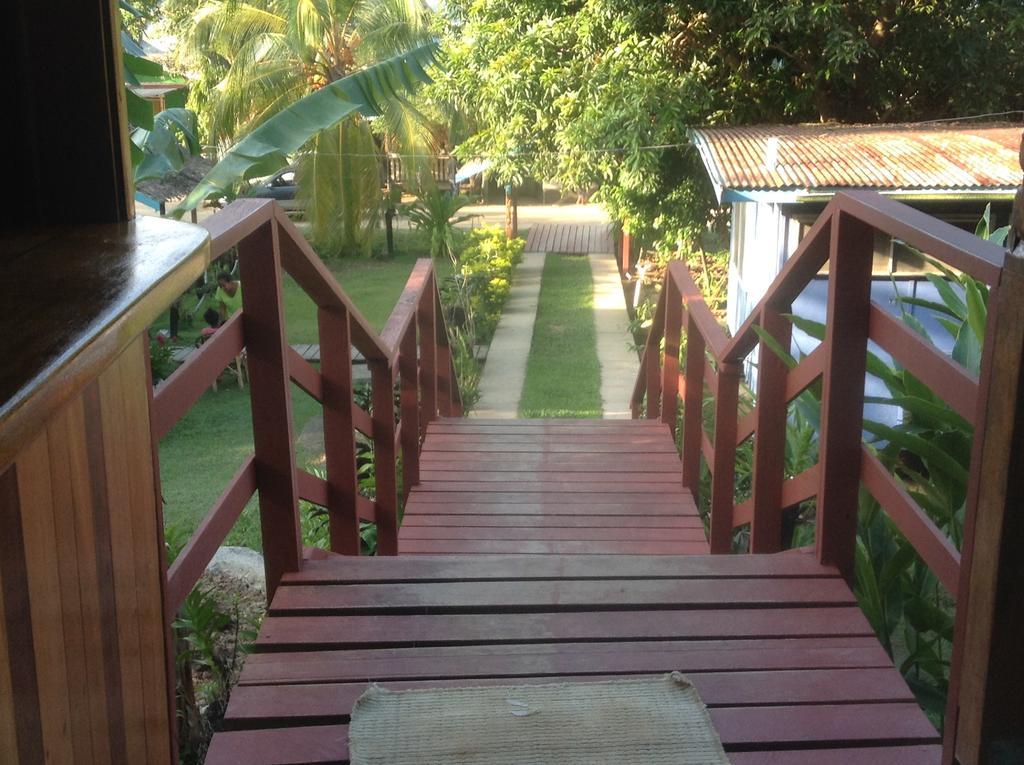 Rekona Lodge Gizo Exterior foto